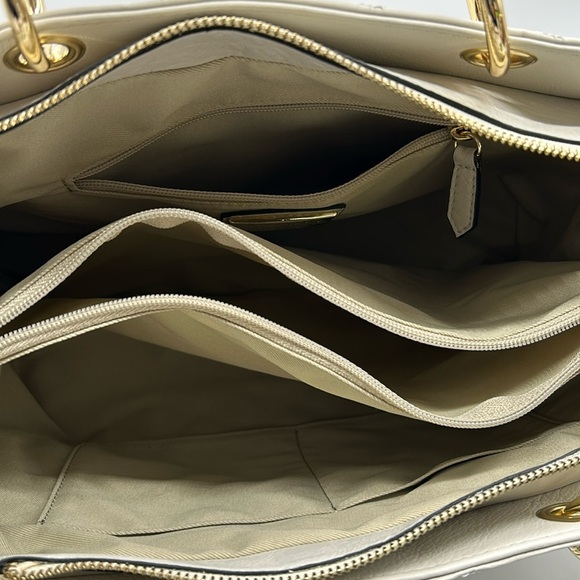 1712- Valentino By Mario Valentino Genuine Italian Leather used - Picture 11 of 12